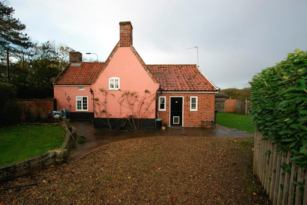 3 bedroom cottage for sale in Halesworth, Suffolk, IP19