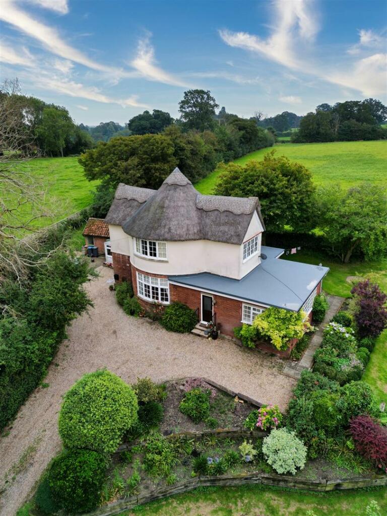 3 bedroom detached house for sale in Yoxford, Suffolk, IP17