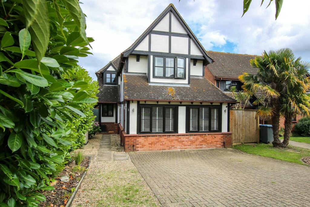 4 bedroom detached house for sale in Saxmundham, Suffolk, IP17