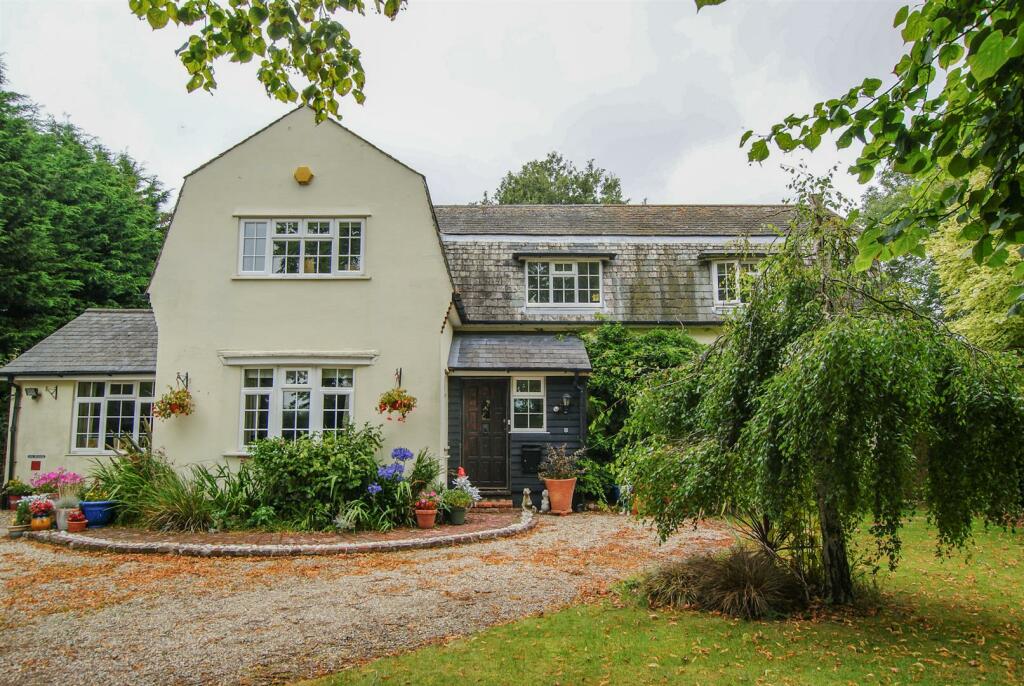 4 bedroom detached house for sale in Friston, Saxmundham, IP17