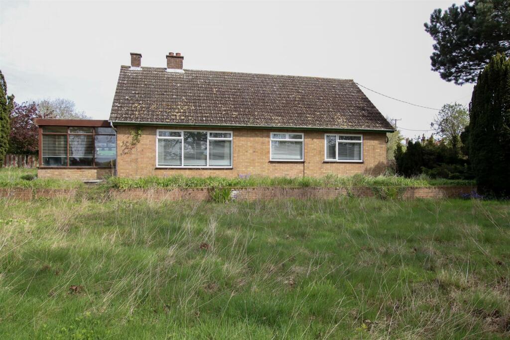 2 bedroom detached bungalow for sale in Kelsale, Suffolk, IP17