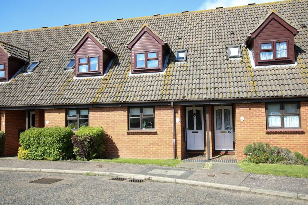 2 bedroom terraced house for sale in Saxmundham, Suffolk, IP17