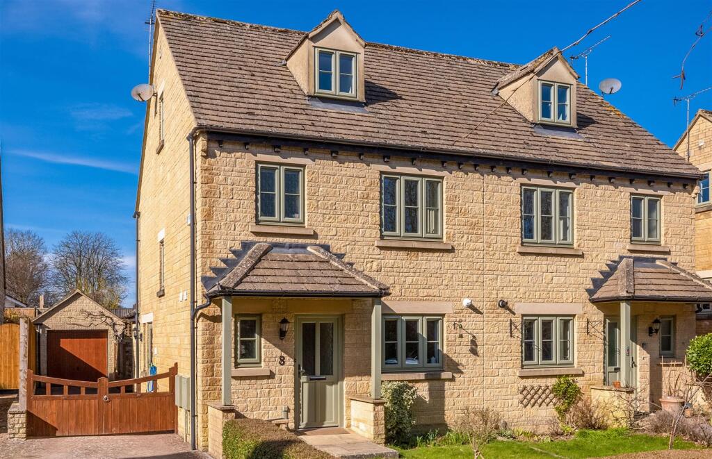 Main image of property: Foxfield Court, Chipping Norton