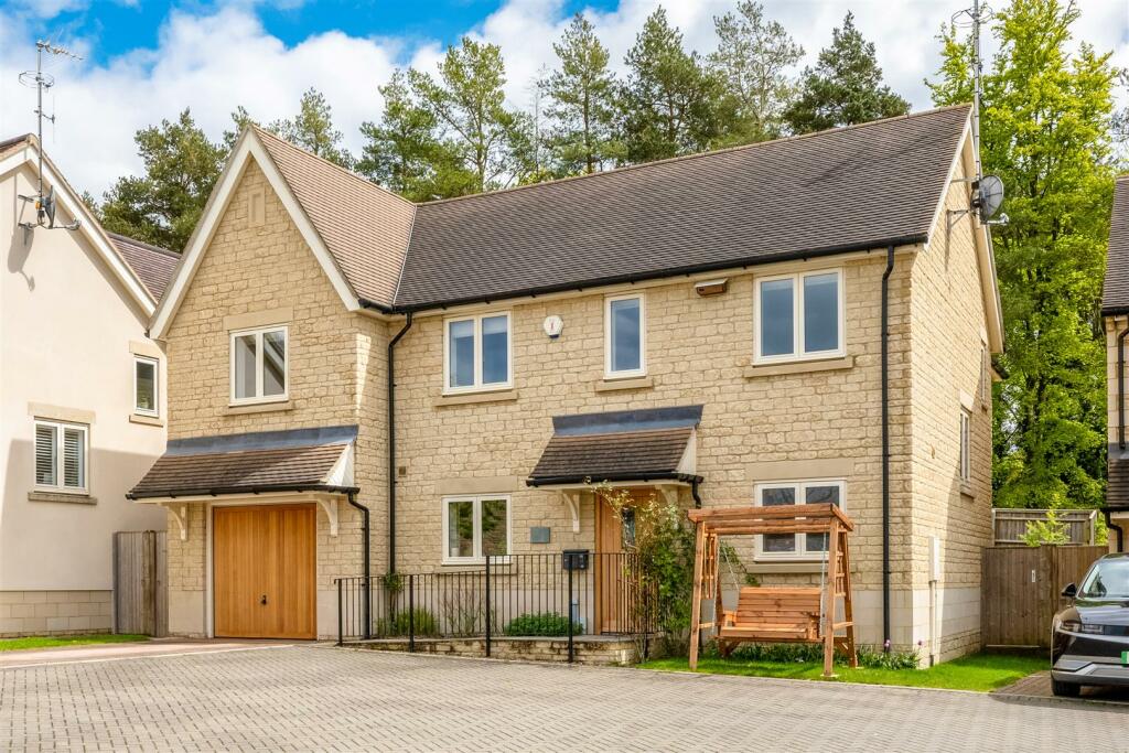 Main image of property: Potter Close, Charlbury, Chipping Norton