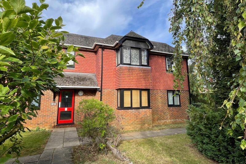 Studio flat for sale in Badgers Cross, Milford, Godalming, GU8