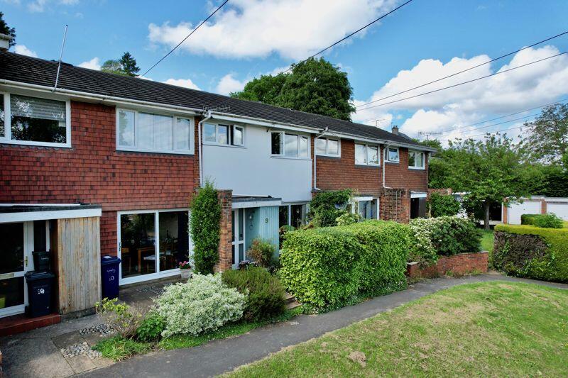 3 bedroom terraced house for sale in Manor Gardens, GU7