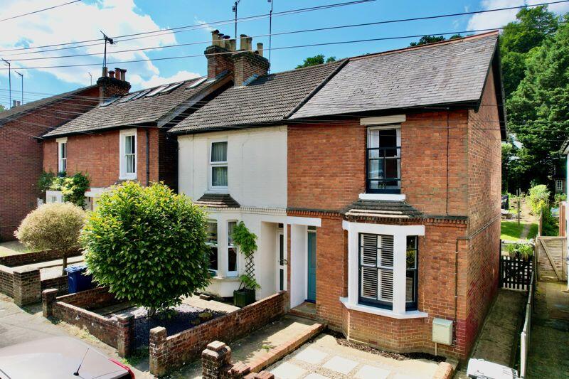 2 bedroom semidetached house for sale in Town End Street, Godalming, GU7