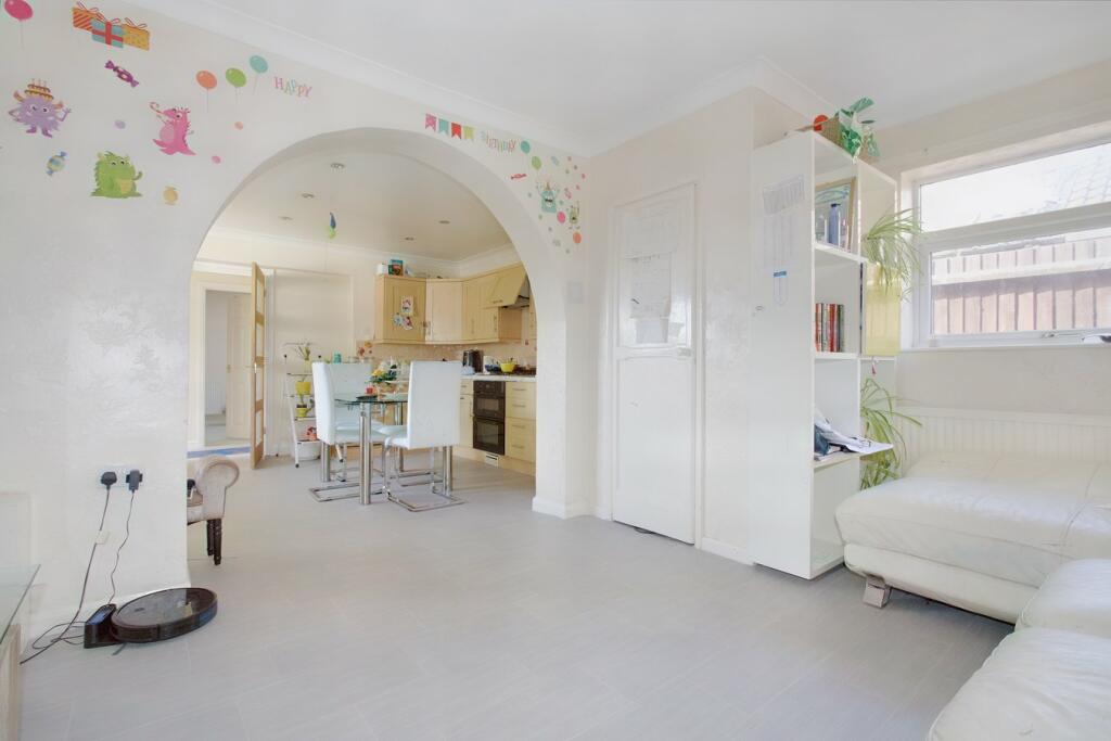 4 bedroom detached bungalow for sale in Windsor Road, Yaxley