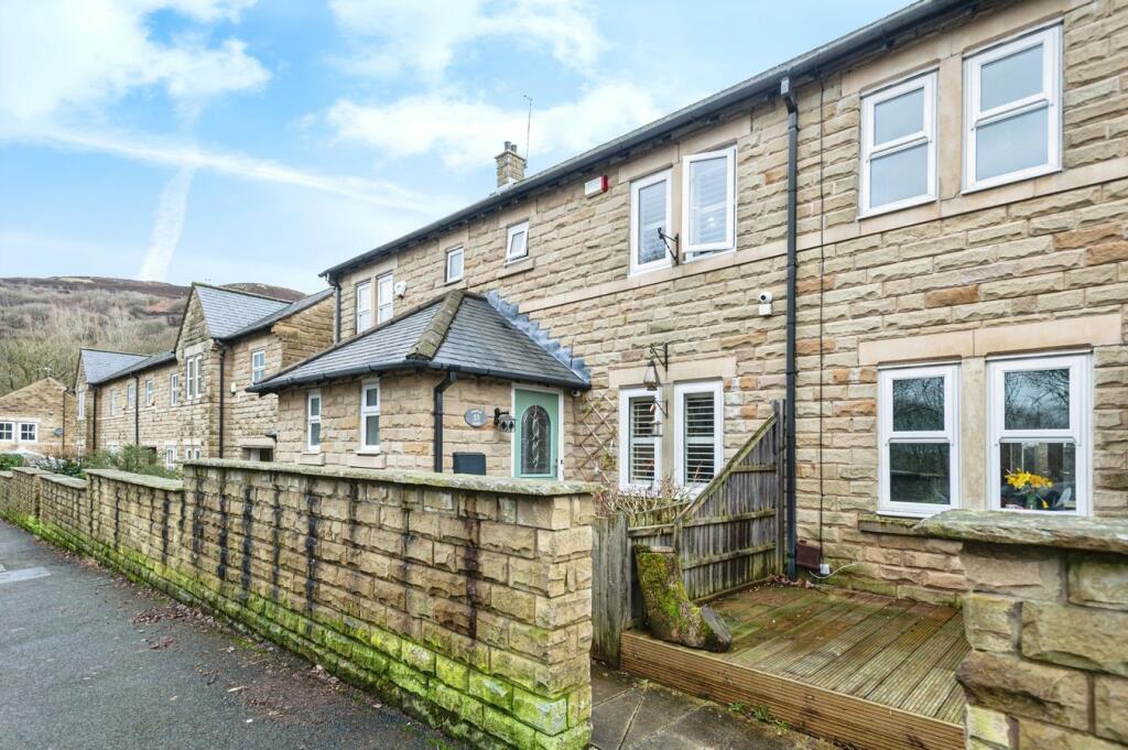 2 bedroom terraced house for sale in Castle Lane, Carrbrook
