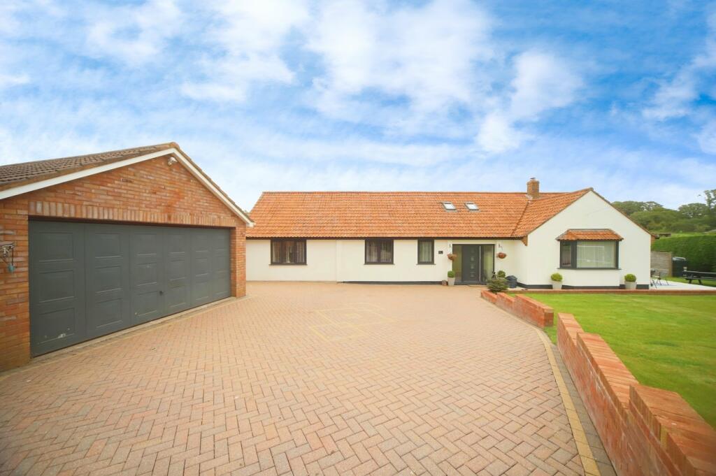 4 bedroom detached bungalow for sale in Hilltop Lane, Kilve, Bridgwater