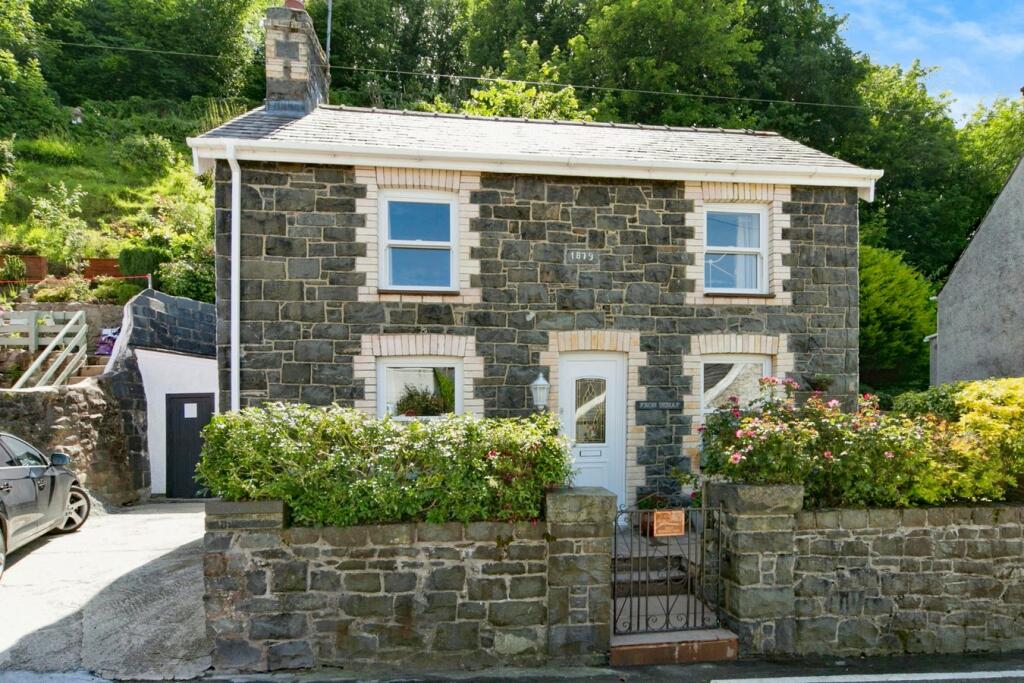 3 bedroom detached house for sale in Nant Y Felin Road, Llanfairfechan