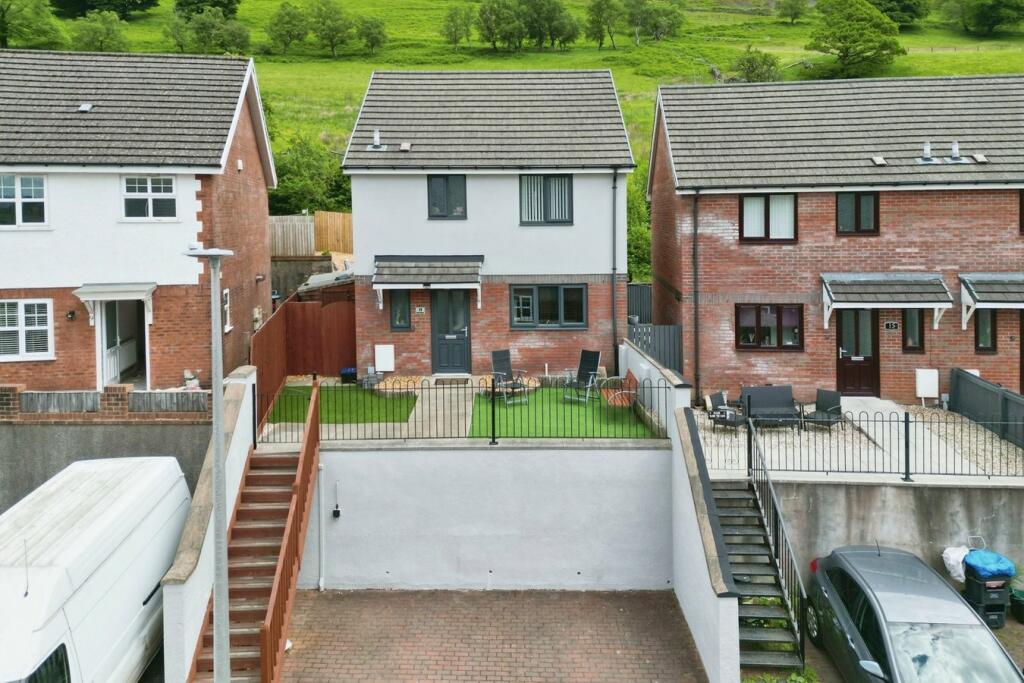 3 bedroom detached house for sale in Oak Road, Blaina, Abertillery, NP13