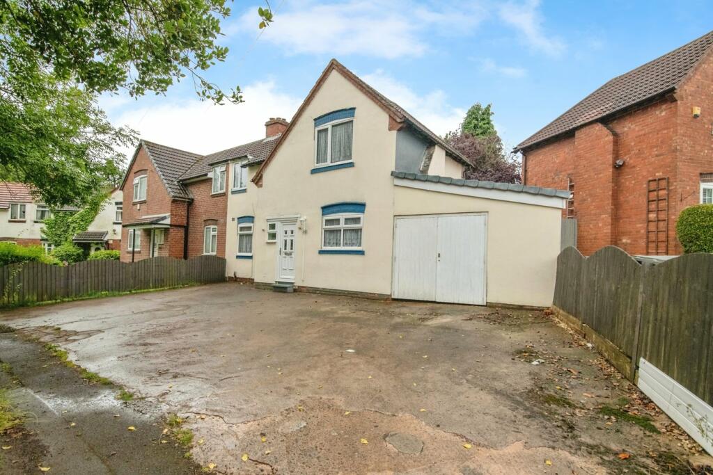 5 bedroom semidetached house for sale in Manor Road, Smethwick, B67