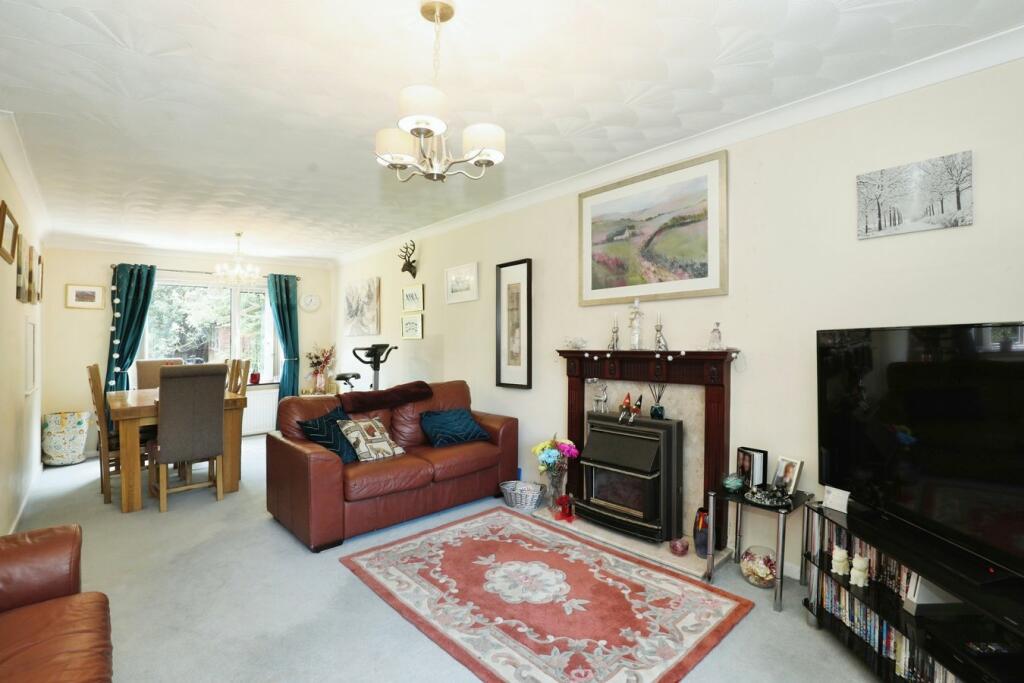Additional property image - Montrose Court, Holmes Chapel, Crewe, CW4