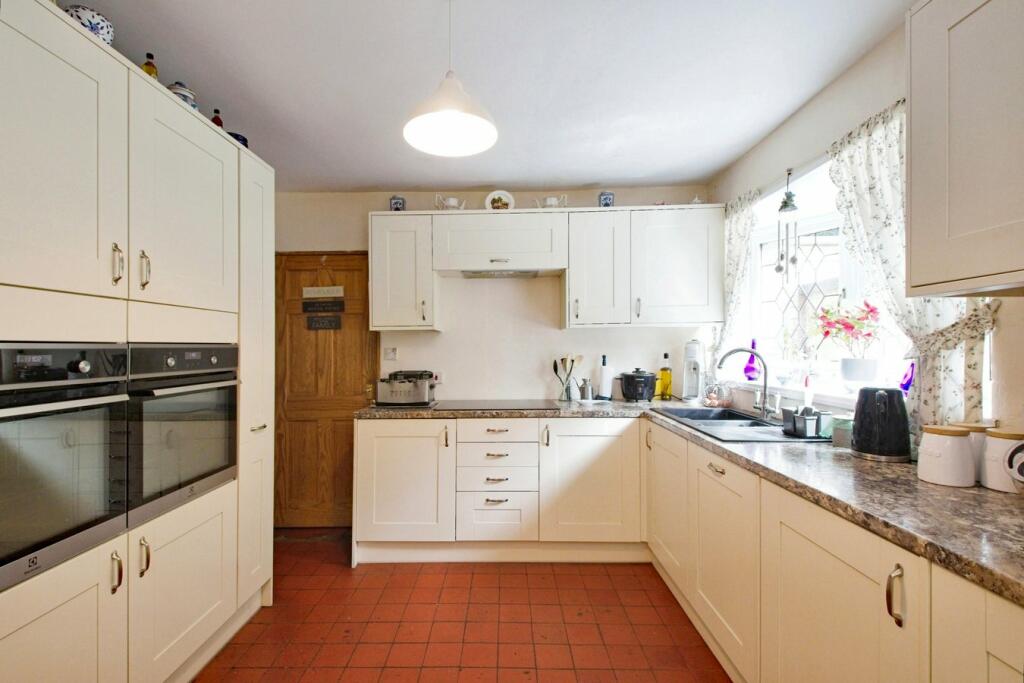 Additional property image - Broadoak Road, Erith, DA8
