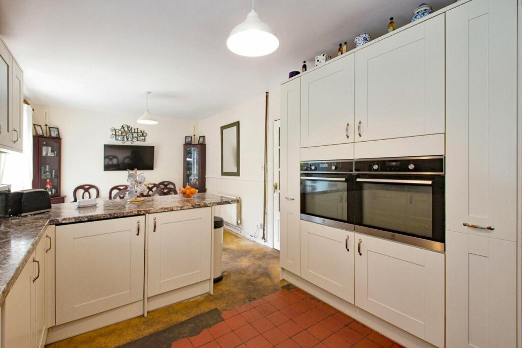 Additional property image - Broadoak Road, Erith, DA8