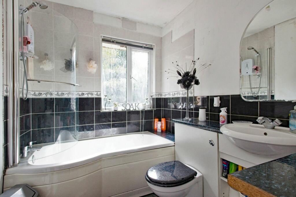 Additional property image - Broadoak Road, Erith, DA8