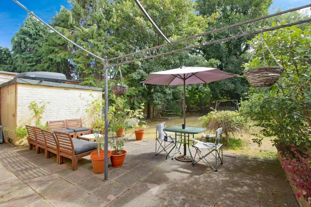 Additional property image - Broadoak Road, Erith, DA8