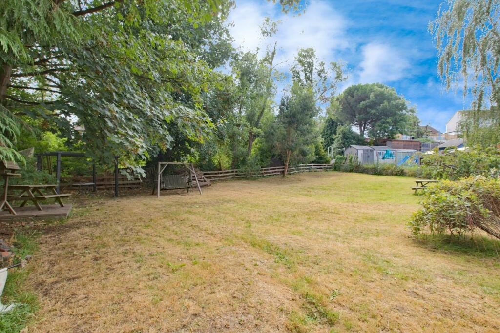 Additional property image - Broadoak Road, Erith, DA8