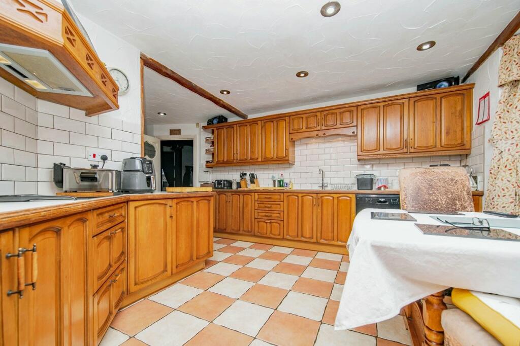 Additional property image - Arnold Road, Clacton-on-Sea, CO15