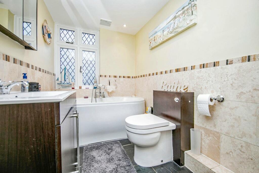 Additional property image - Arnold Road, Clacton-on-Sea, CO15