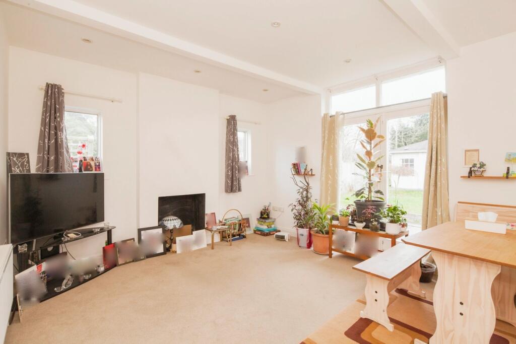 Additional property image - Woodmere Close, Croydon, CR0