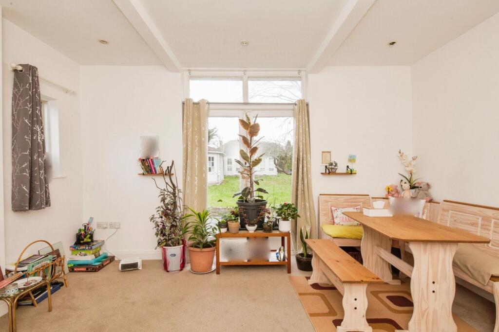 Additional property image - Woodmere Close, Croydon, CR0