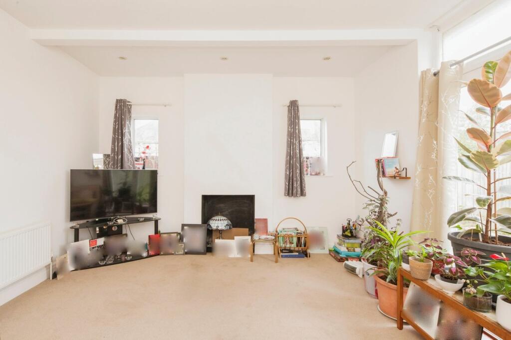 Additional property image - Woodmere Close, Croydon, CR0