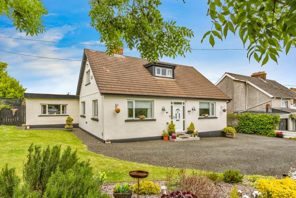 7 bedroom detached house