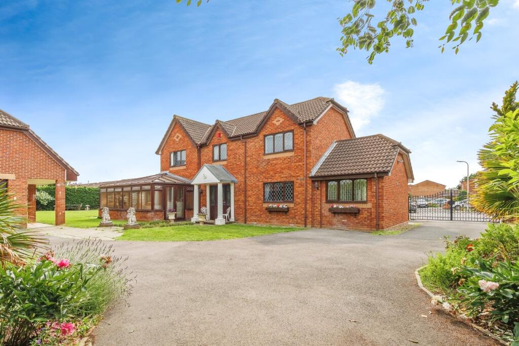 Main image of property: Ruddymead, Clevedon, BS21