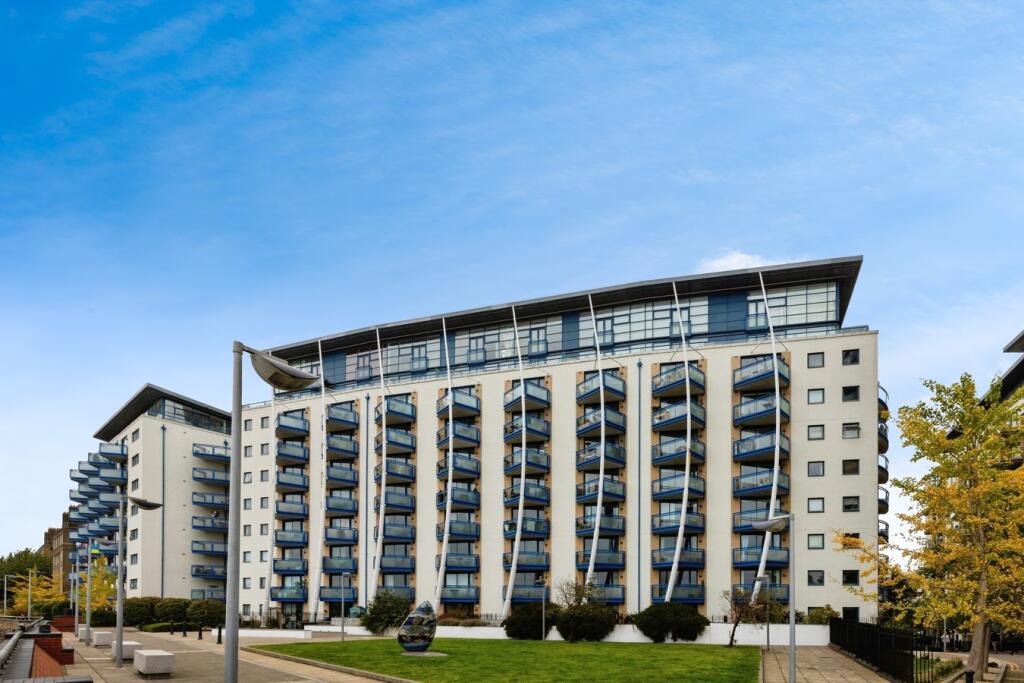 Main image of property: Newton Place, London, E14