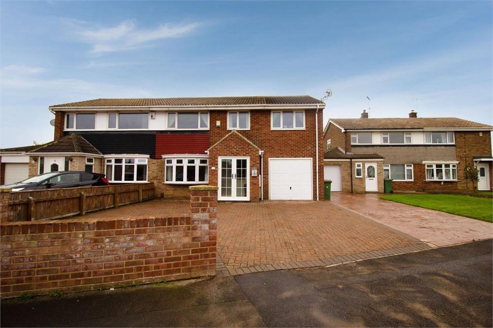 4 bedroom semidetached house for sale in Yew Tree Avenue, Redcar