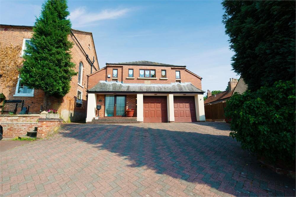 4 bedroom detached house for sale in Chapel Lane, Oxton, Southwell, Nottinghamshire, NG25