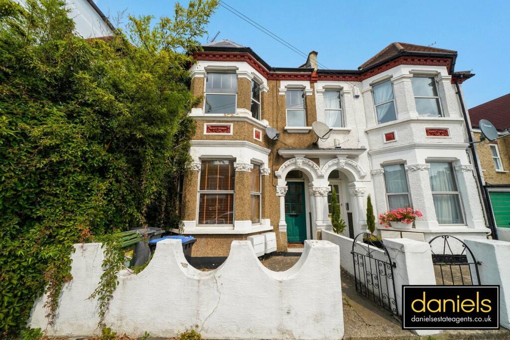2 bedroom flat for sale in Herbert Gardens, Kensal Rise, London, NW10