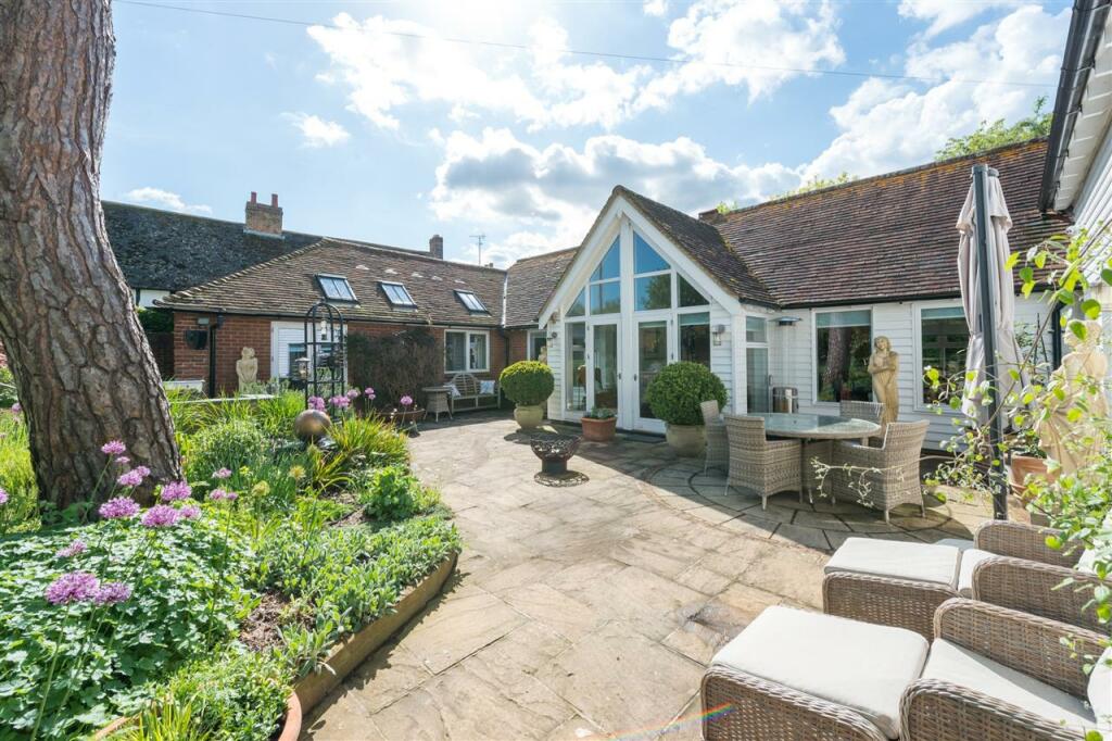 4 bedroom detached house for sale in Stable House, The Street, Ickham, CT3