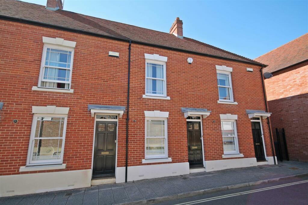 2 bedroom terraced house for sale in Orient Place, Canterbury, CT2