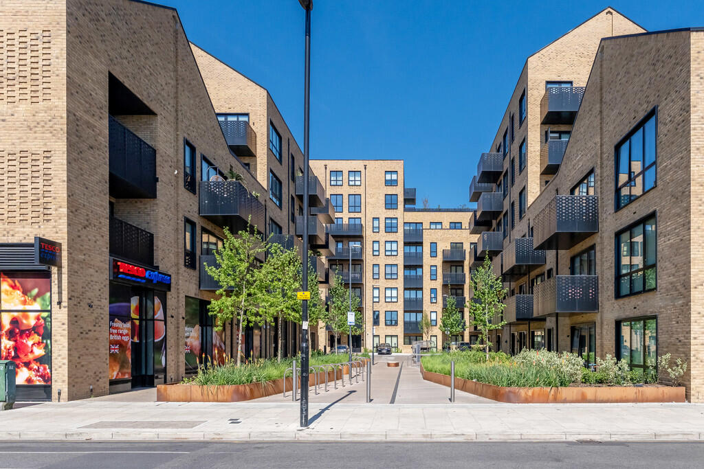 Main image of property: Middle Road, W7