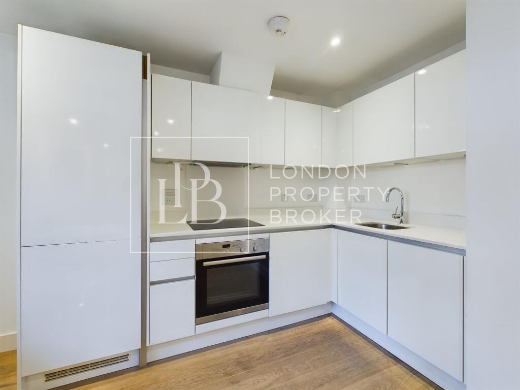 Main image of property: Dod Street, Trent Court, E14