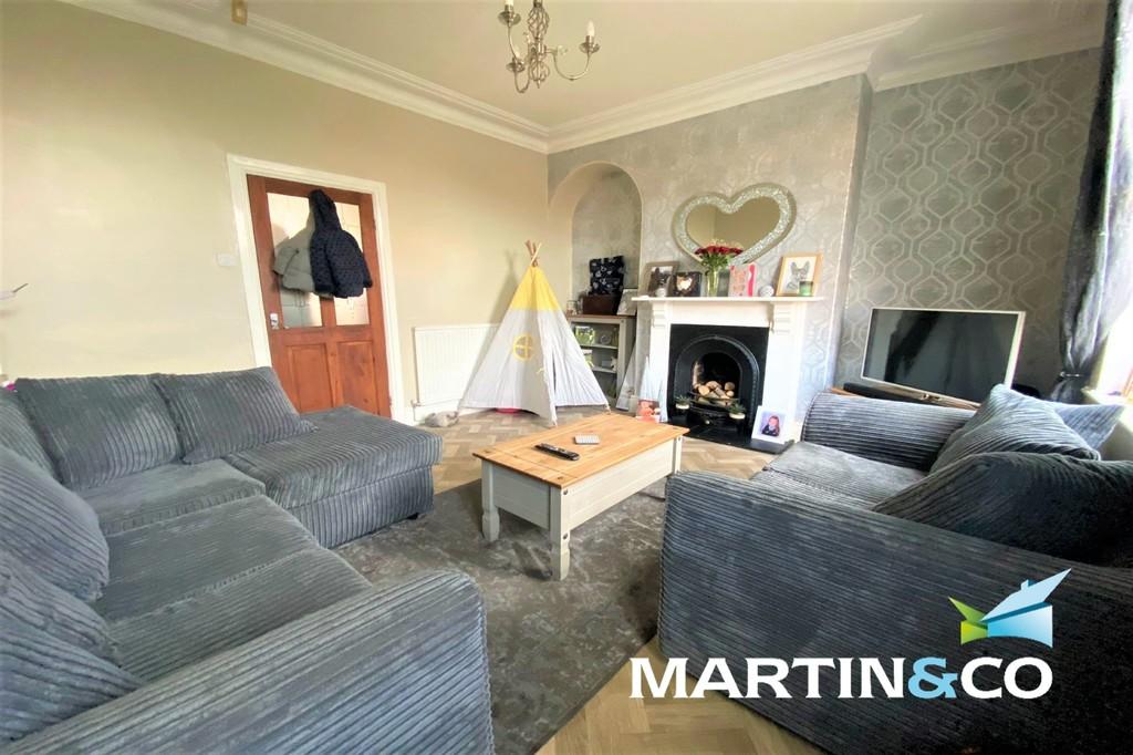 4 bedroom end of terrace house for sale in Colville Terrace, Thorpe, WF3
