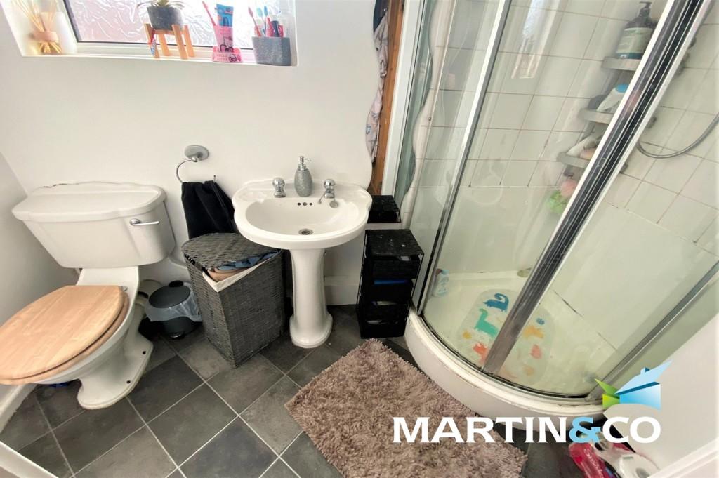 4 bedroom end of terrace house for sale in Colville Terrace, Thorpe, WF3