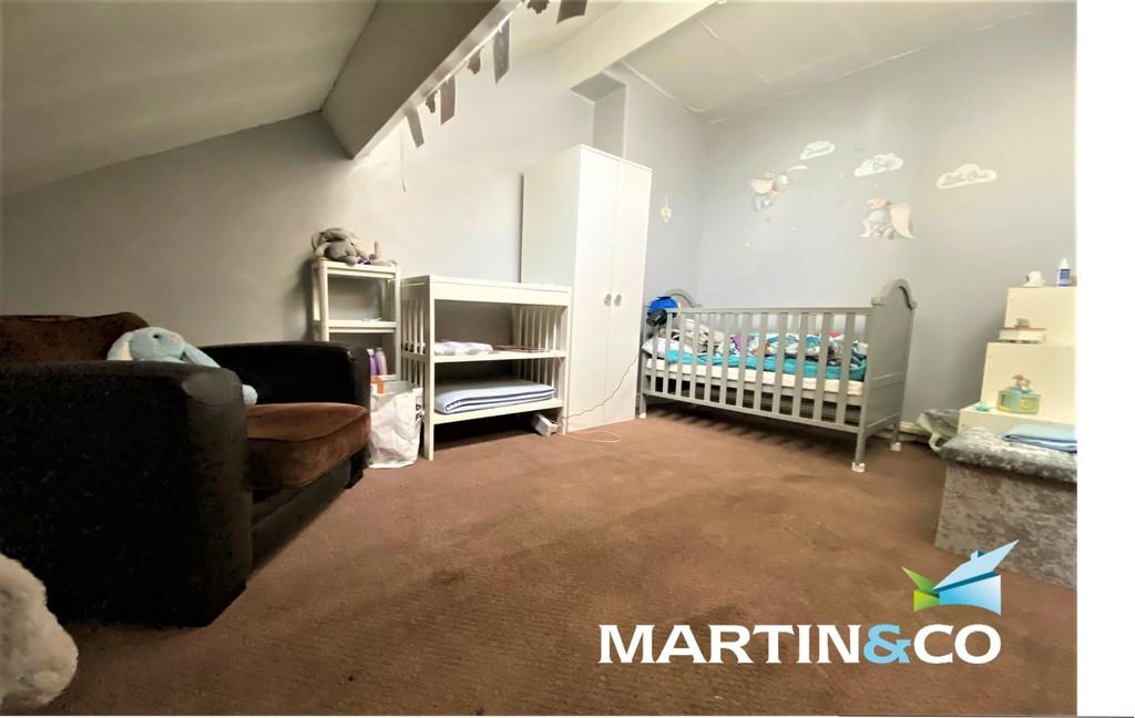 4 bedroom end of terrace house for sale in Colville Terrace, Thorpe, WF3