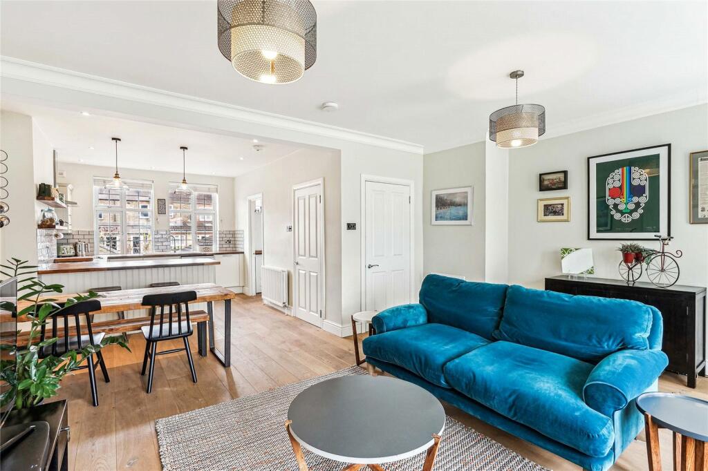 3 bedroom apartment for rent in Park Hill Court, Beeches Road, London, SW17
