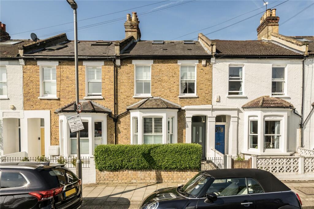 4 bedroom terraced house for sale in Mandrake Road, London, SW17