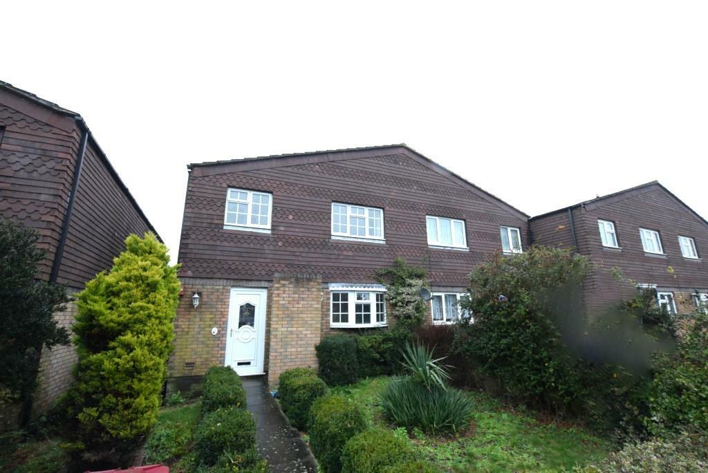 3 bedroom end of terrace house for sale in Bob Green Court, Reading, RG2 8UE, RG2