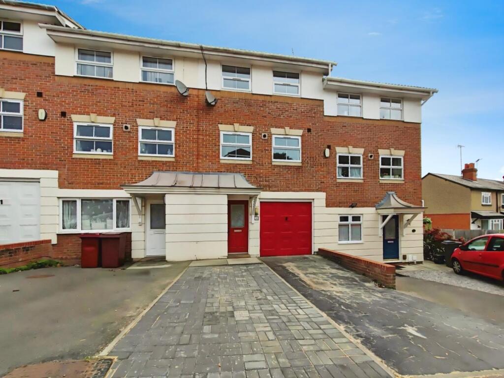 Main image of property: Elm Park, Reading, RG30 2HX