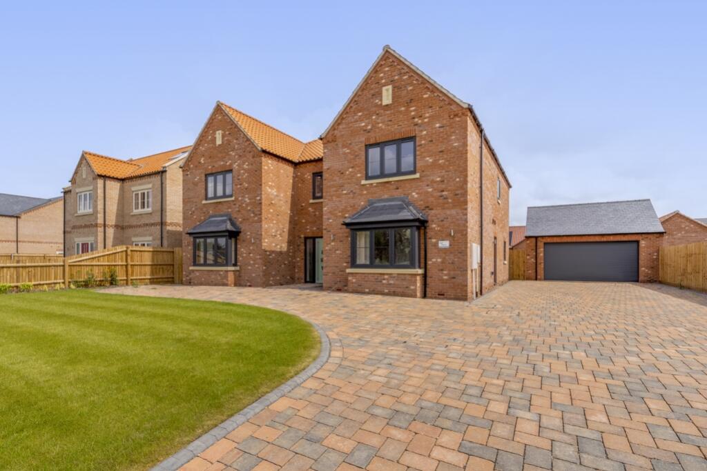 3 bedroom detached house for sale in Brunswick Fields, Seagate Road