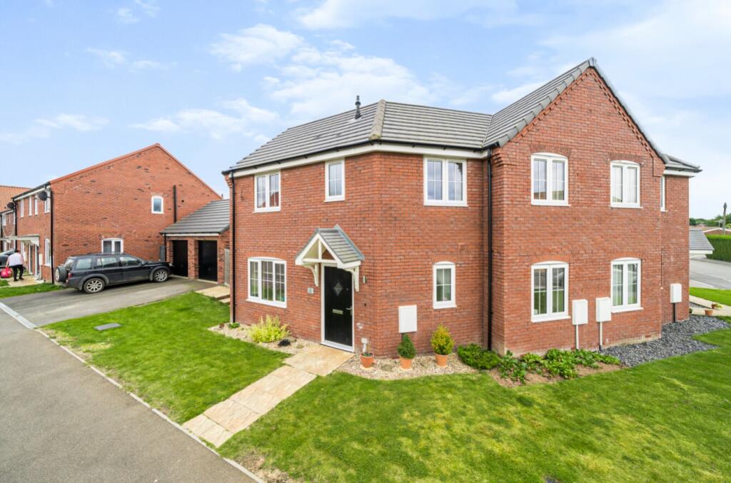 3 bedroom semidetached house for sale in Bakewell Street, Donington