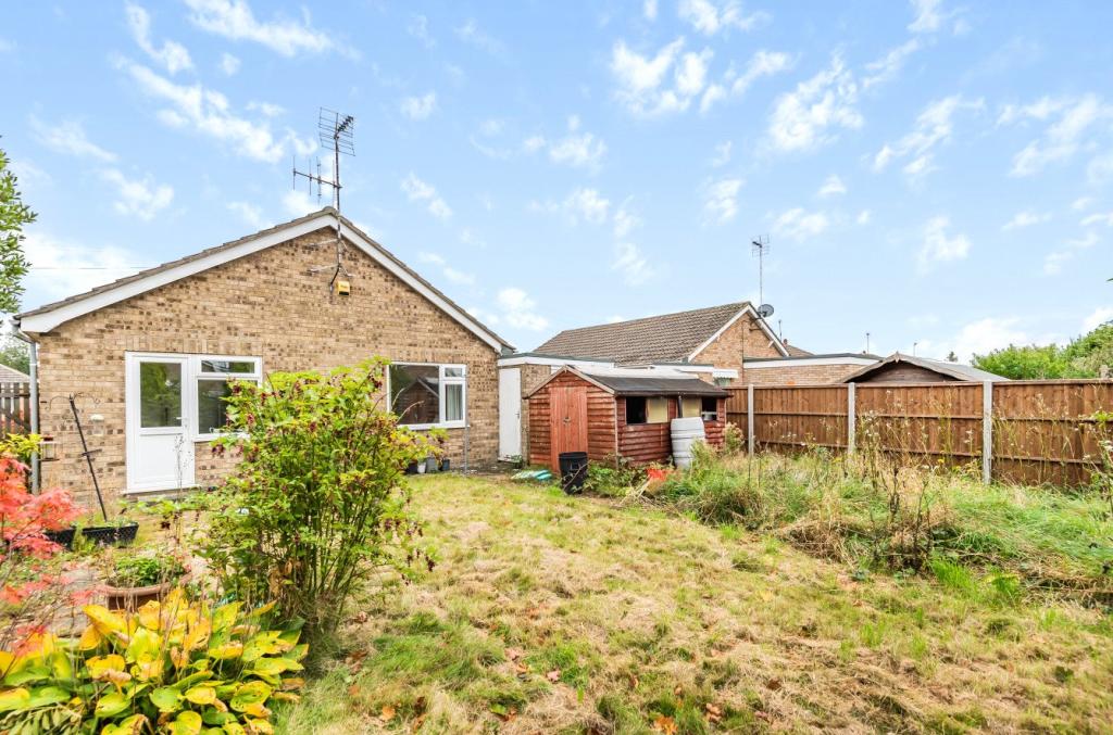 2 bedroom bungalow for sale in Langwith Gardens, Holbeach, PE12