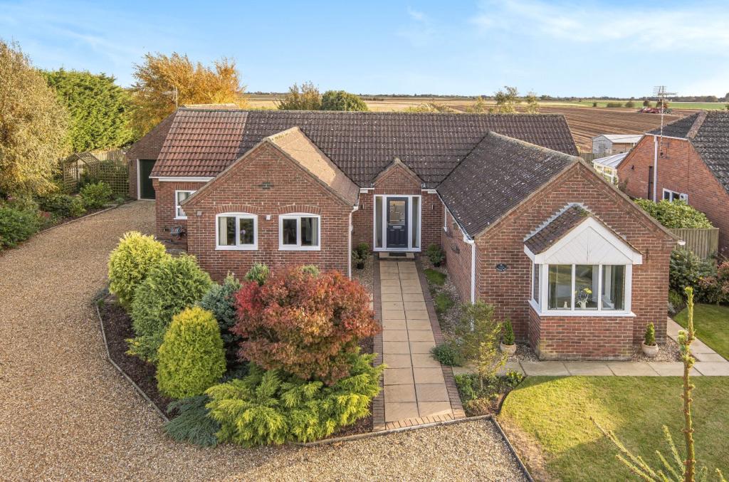 4 bedroom bungalow for sale in Clough Road, Gosberton Risegate, PE11