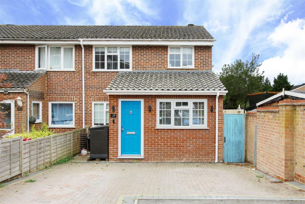 4 bedroom end of terrace house for sale in Aylsham Drive, Ickenham, UB10
